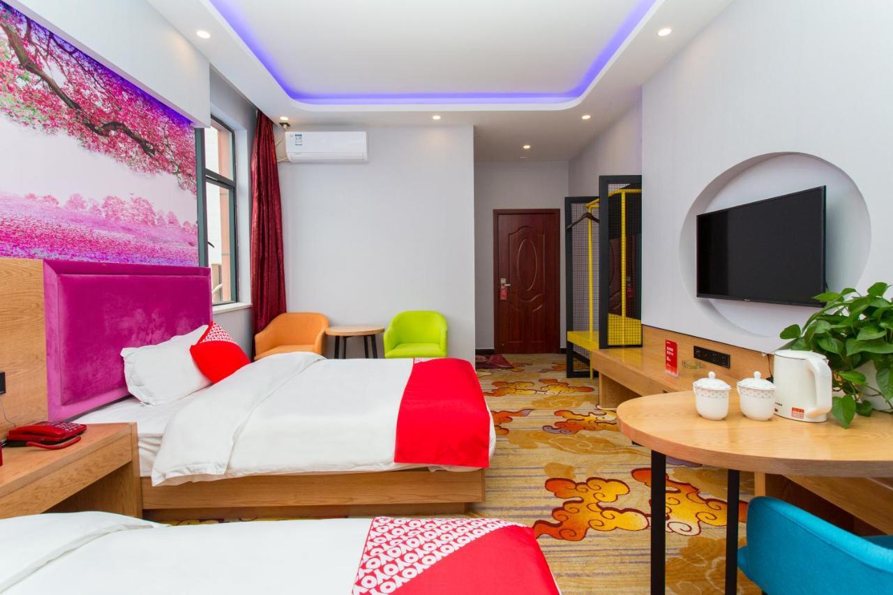 Kunming Mengda Holiday Hotel Bagian luar foto